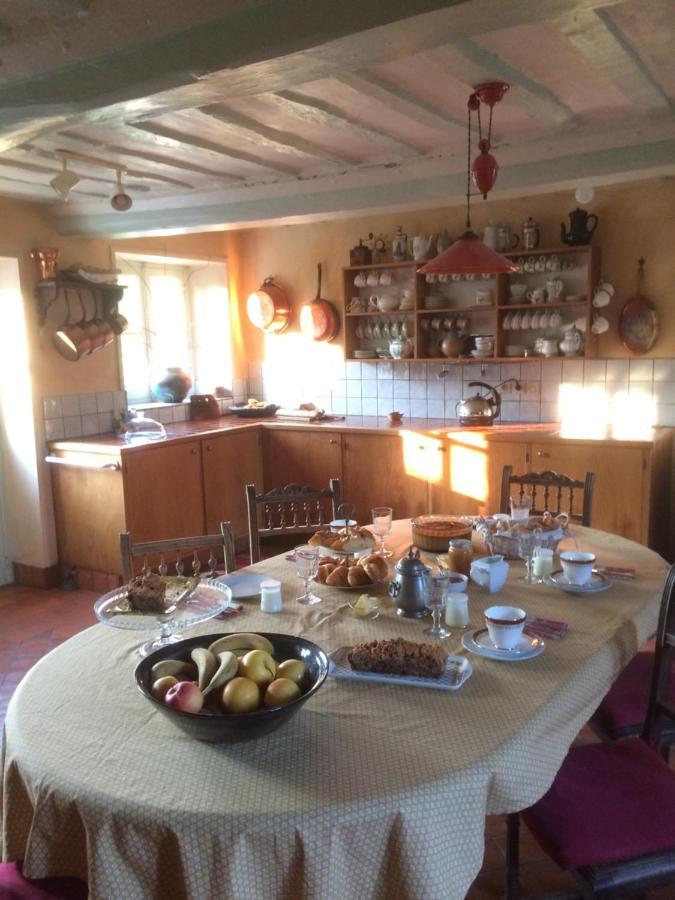 De Ma Fenetre Bed & Breakfast Saint-Martin-des-Entrees Bagian luar foto
